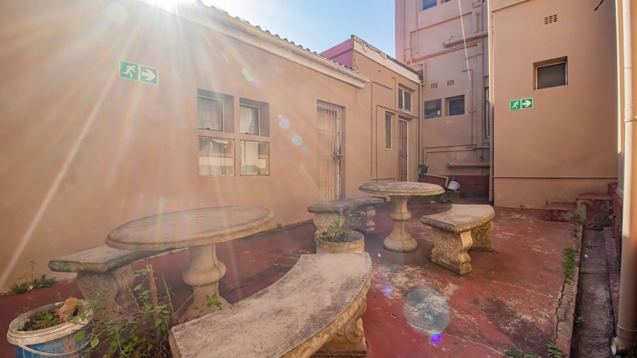 1 Bedroom Property for Sale in Quigney Eastern Cape